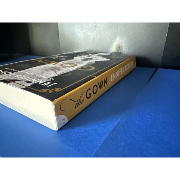 The Gown : A Novel of the Royal Wedding by Jennifer Robson (2018, Trade... - Picture 9 of 12